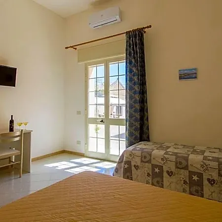 Frühstückspension Isole Dello Stagnone 3*